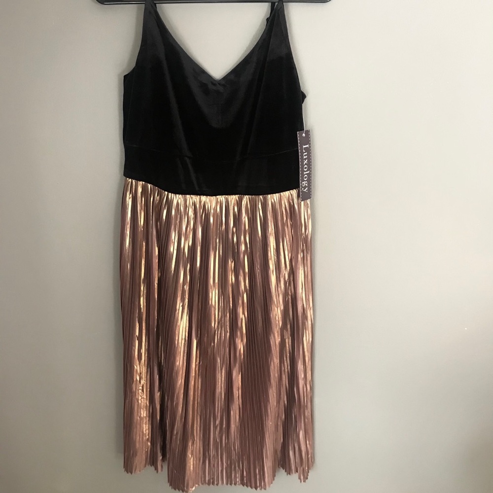 NWT black gold cocktail/prom dress Size 8